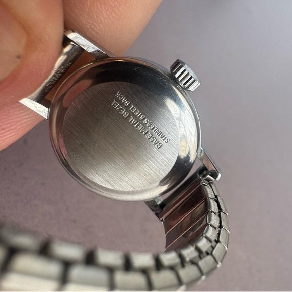 Vintage Helbros Lady 17 Jewels Silver Watch